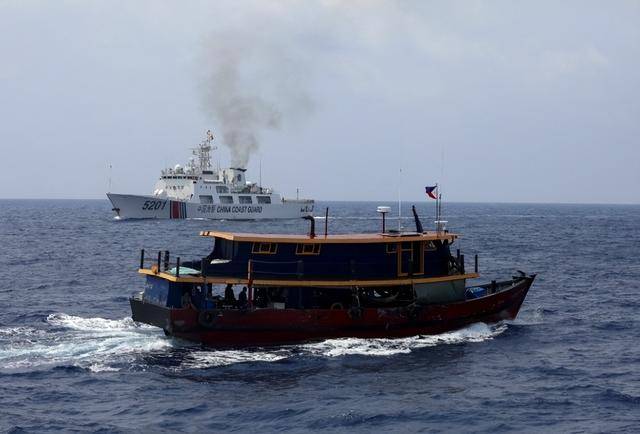 看见中国拖船到场<strong></p>
<p>股票市值</strong>,菲律宾又划新红线,不许中方登上“坐滩”军舰