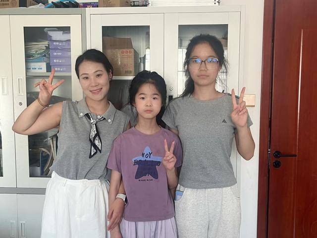 河南95后高校女辅导员“没苦硬吃”：暑假自驾1000公里家访<strong></p>
<p>中国中免股票</strong>，从电三轮到汽车，已坚持两年