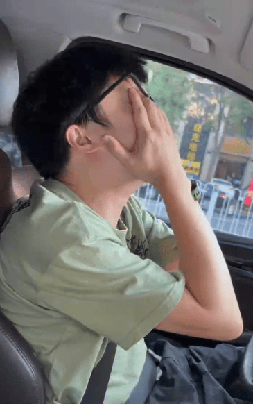 “女儿奴”爸爸接军训女儿电话泪崩<strong></p>
<p>中国中免股票</strong>，“第一次这样分开”，网友：终究是我们离不开孩子