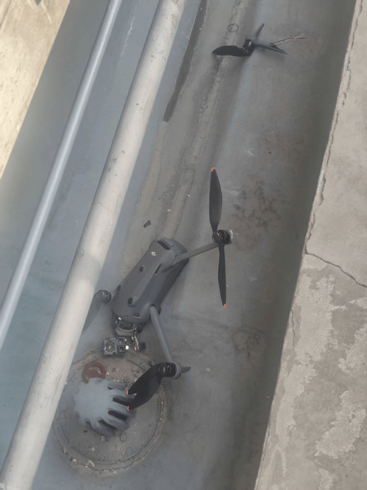 上海环球金融中心楼顶无人机对撞！对话管理方：9年已坠95架<strong></p>
<p>中国中免股票</strong>，楼顶“风洞”成黑飞重灾区！