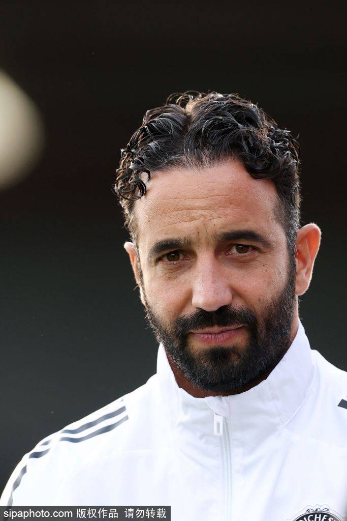 阿莫林下课倒计时！曼联历史耻辱纪录频现<strong></p>
<p>中国中免股票</strong>，伯恩利战成生死之战