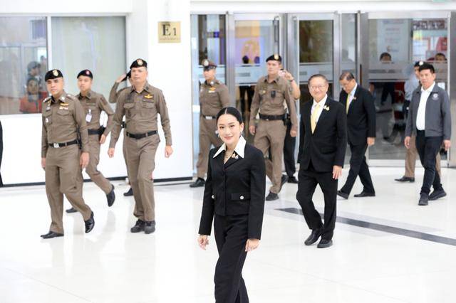 尘埃落定<strong></p>
<p>深康佳a股票</strong>!佩通坦被解除泰国总理职务