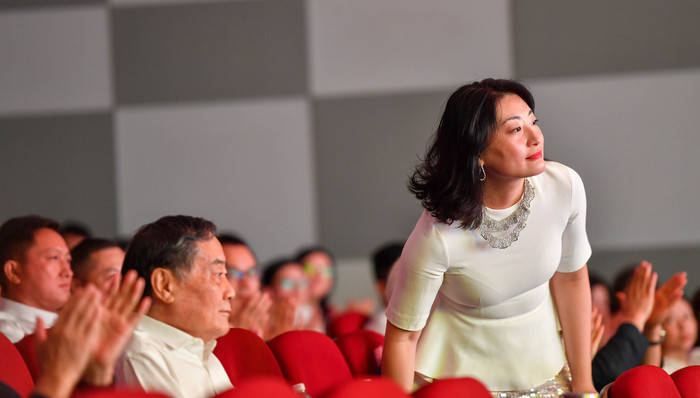 商业头条No.89 | 专访宗馥莉:做一个“追赶者”<strong></p>
<p>深康佳a股票</strong>,不急于证明自己