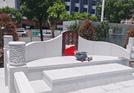 网传一小区建坟墓<strong></p>
<p>深康佳a股票</strong>,街道正进一步核查和处置