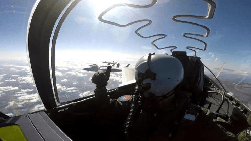 中航重磅官宣：歼-20S性能升级<strong></p>
<p>长盈精密股票</strong>，飞行距离再破纪录，国防实力再创新高！