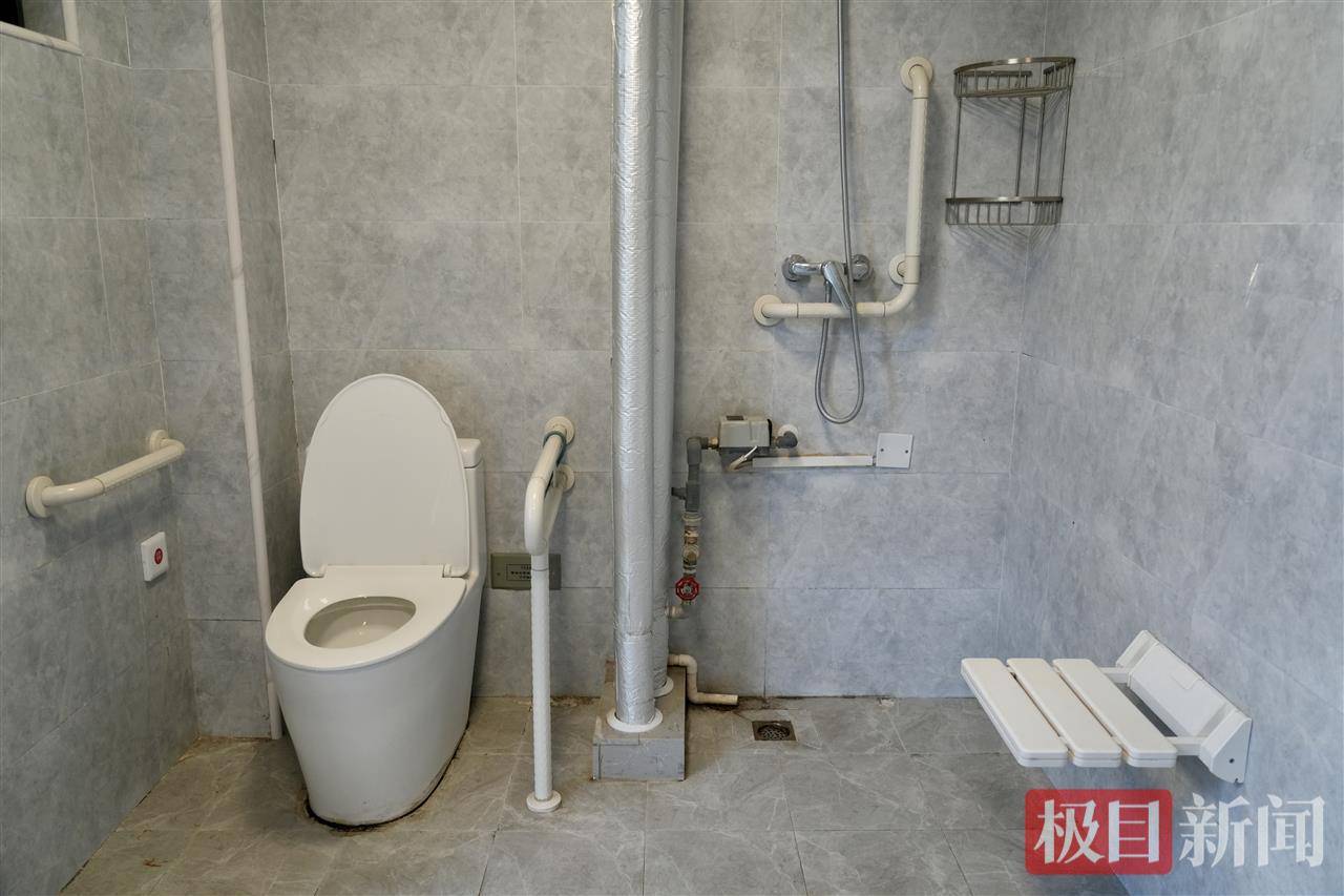 “玻璃娃娃”田艳青踏入武大校园！校方准备无障碍宿舍<strong></p>
<p>长盈精密股票</strong>，母亲能同寝陪读