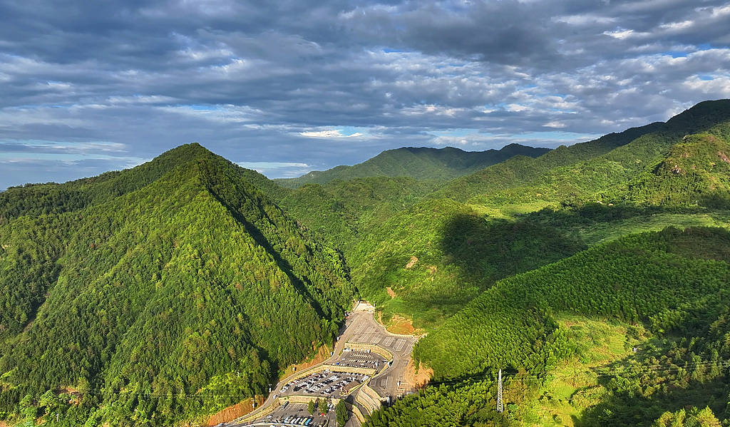 花1.27亿给大山装扶梯<strong></p>
<p>长盈精密股票</strong>，“值不值”得考虑在前头