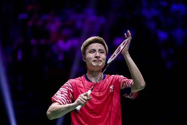 祝贺!石宇奇2比1逆转昆拉武特<strong></p>
<p>长盈精密股票</strong>,获得羽毛球世锦赛男单冠军!