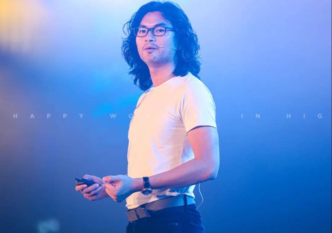 一年净赚5亿!佛山兄妹干出行业第一股<strong></p>
<p>美的集团股票</strong>,市值超300亿