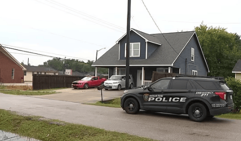 11岁熊孩子按门铃玩恶作剧<strong></p>
<p>美的集团股票</strong>，被邻居枪击身亡！