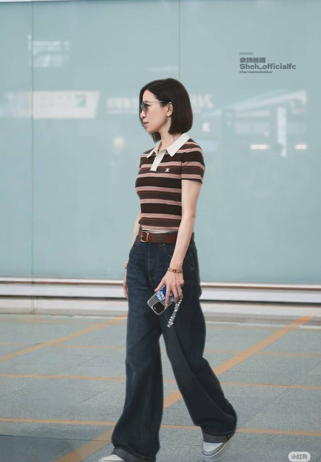 50岁佘诗曼机场街拍秀蛮腰身材绝了<strong></p>
<p>美的集团股票</strong>！王心凌同样穿法重返18岁