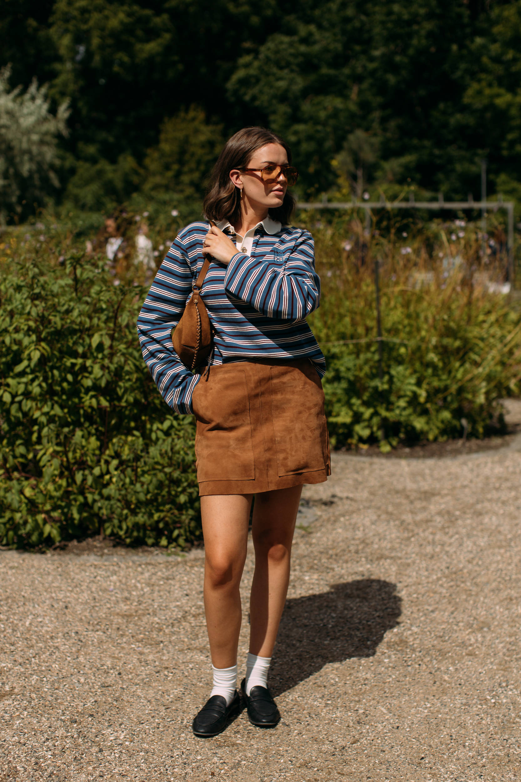 50岁佘诗曼机场街拍秀蛮腰身材绝了<strong></p>
<p>美的集团股票</strong>！王心凌同样穿法重返18岁