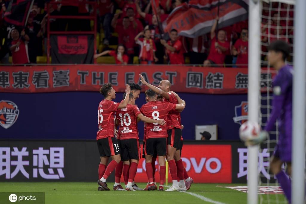 榜首烫手<strong></p>
<p>美的集团股票</strong>！申花国安海港本轮全输 蓉城后来居上抢争冠先机