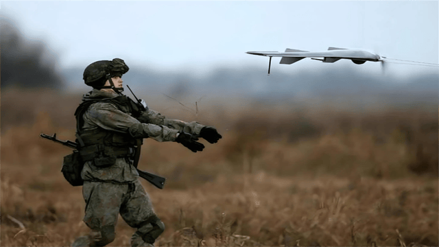 俄军弹药漫天开花<strong></p>
<p>美的集团股票</strong>，竟意外炸出乌军软肋：一坑道外国人面面相觑