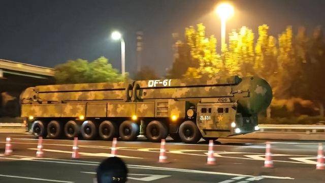 “51”被跳过<strong></p>
<p>大唐电信股票</strong>,东风-61直接登场,比东风-41打的更远、威慑力更强