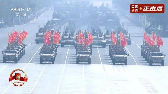 不装了<strong></p>
<p>大唐电信股票</strong>！一口气看完九三大阅兵武器装备！谁说我们一个也不认识？