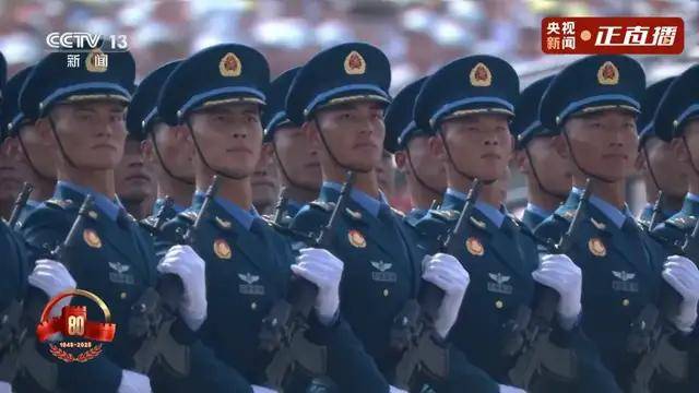 不装了<strong></p>
<p>大唐电信股票</strong>！一口气看完九三大阅兵武器装备！谁说我们一个也不认识？