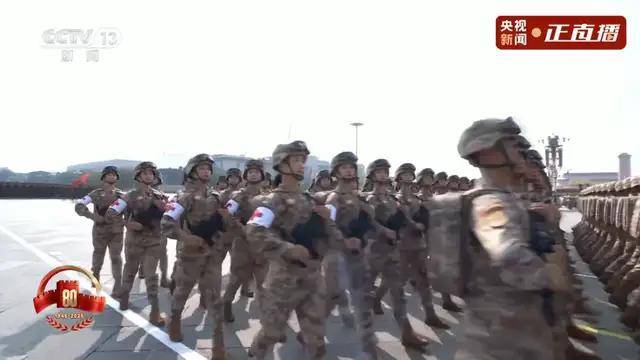 不装了<strong></p>
<p>大唐电信股票</strong>！一口气看完九三大阅兵武器装备！谁说我们一个也不认识？