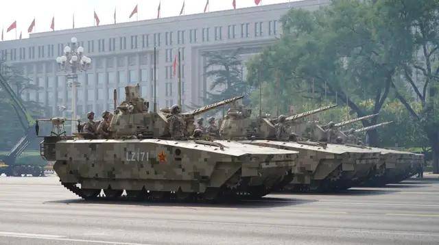 不装了<strong></p>
<p>大唐电信股票</strong>！一口气看完九三大阅兵武器装备！谁说我们一个也不认识？