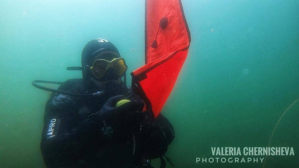 乌克兰女蛙人深潜80米<strong></p>
<p>大唐电信股票</strong>，在北约家门口，炸了北溪管道，遭德国通缉