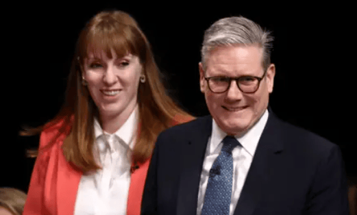 金正恩女儿首登国际舞台<strong></p>
<p>深圳华强股票</strong>，引爆接班传闻！英国首相被架空，工党内斗成全武行…