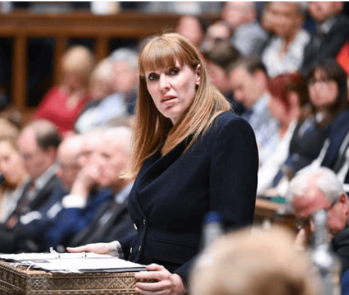 金正恩女儿首登国际舞台<strong></p>
<p>深圳华强股票</strong>，引爆接班传闻！英国首相被架空，工党内斗成全武行…