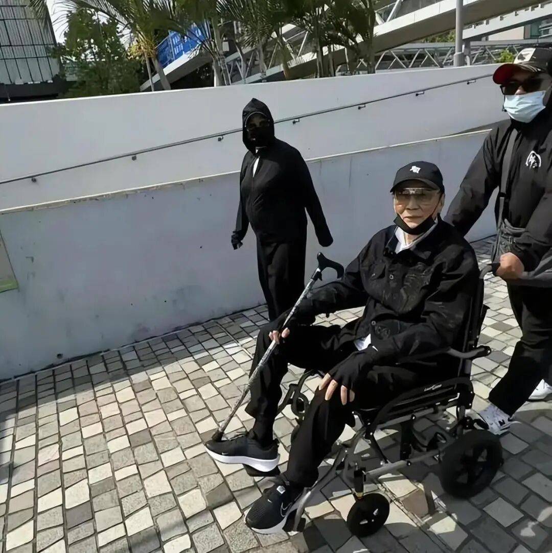 考古|89岁谢贤现身依旧时髦!与小49岁女友分手后开搞事业<strong></p>
<p>深圳华强股票</strong>,疑已交代后事的他太潇洒