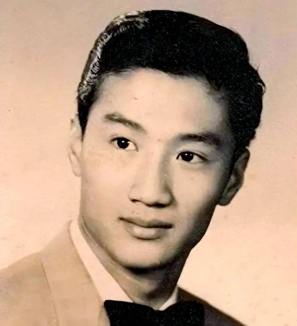 考古|89岁谢贤现身依旧时髦!与小49岁女友分手后开搞事业<strong></p>
<p>深圳华强股票</strong>,疑已交代后事的他太潇洒