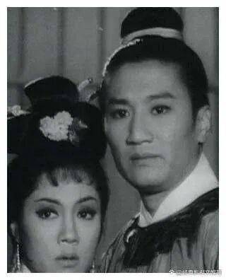 考古|89岁谢贤现身依旧时髦!与小49岁女友分手后开搞事业<strong></p>
<p>深圳华强股票</strong>,疑已交代后事的他太潇洒