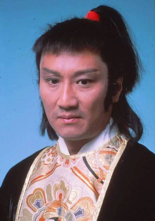 考古|89岁谢贤现身依旧时髦!与小49岁女友分手后开搞事业<strong></p>
<p>深圳华强股票</strong>,疑已交代后事的他太潇洒