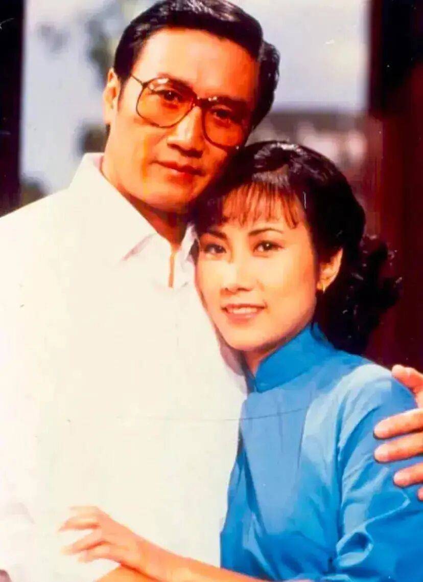 考古|89岁谢贤现身依旧时髦!与小49岁女友分手后开搞事业<strong></p>
<p>深圳华强股票</strong>,疑已交代后事的他太潇洒