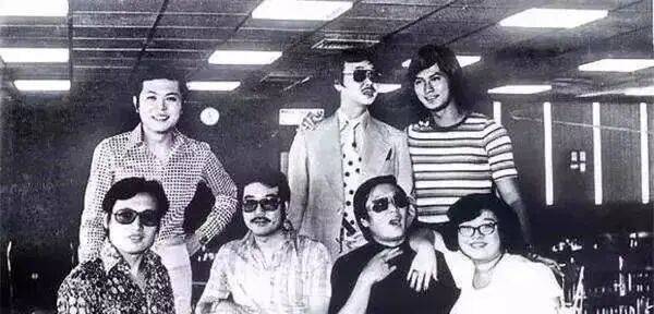 考古|89岁谢贤现身依旧时髦!与小49岁女友分手后开搞事业<strong></p>
<p>深圳华强股票</strong>,疑已交代后事的他太潇洒