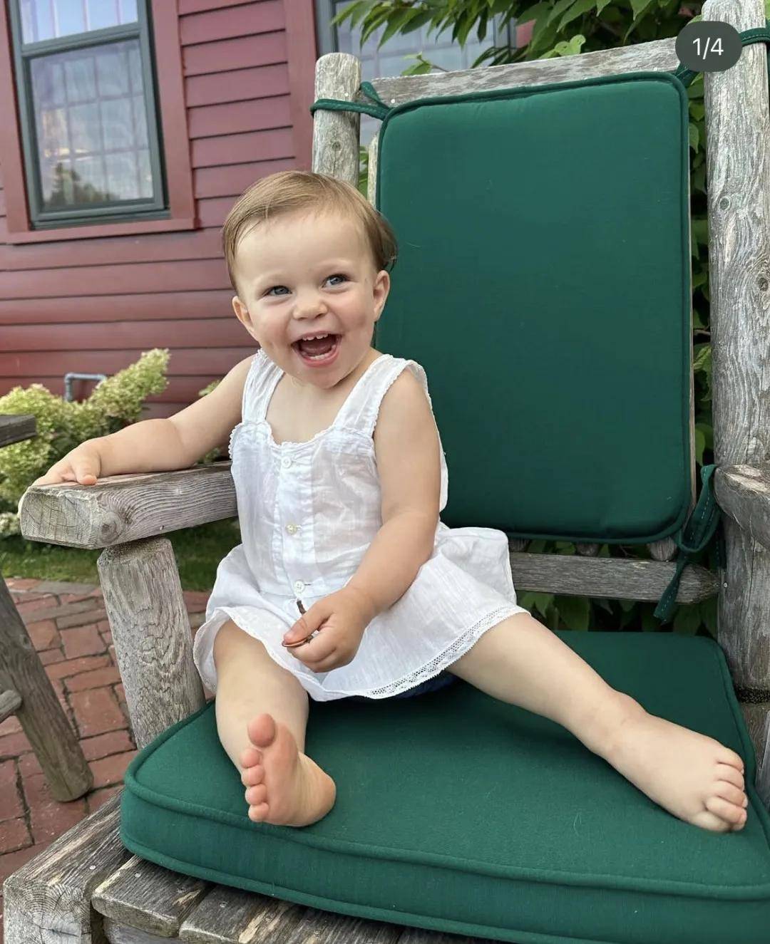 年近四十<strong></p>
<p>深圳华强股票</strong>，二孩妈妈，不骨感不时髦，却成了女魔头接班人