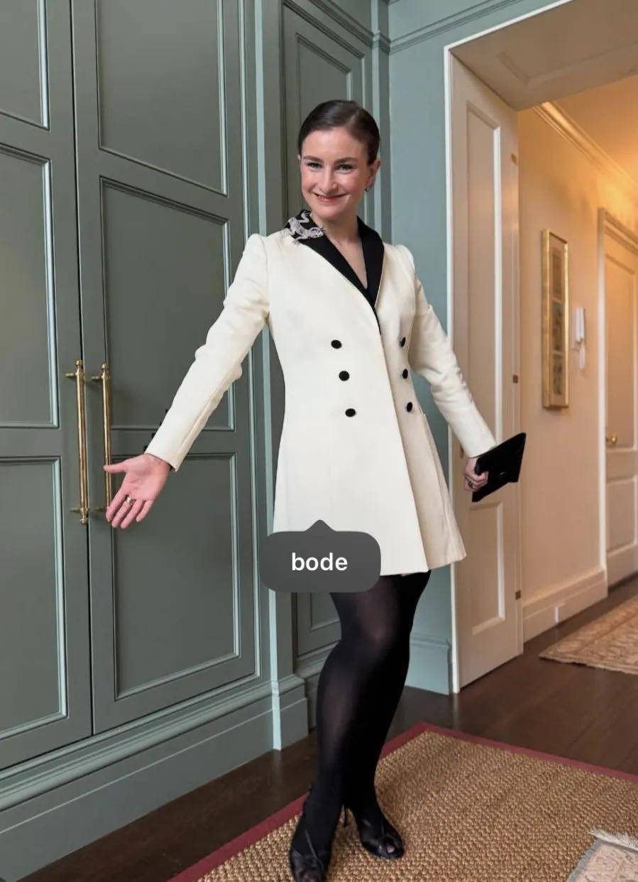 年近四十<strong></p>
<p>深圳华强股票</strong>，二孩妈妈，不骨感不时髦，却成了女魔头接班人