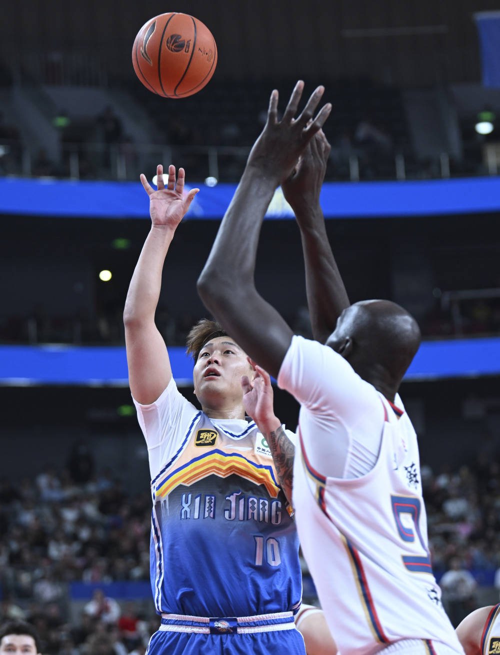 新华社：CBA多起重磅交易<strong></p>
<p>深圳华强股票</strong>，传递什么信号？