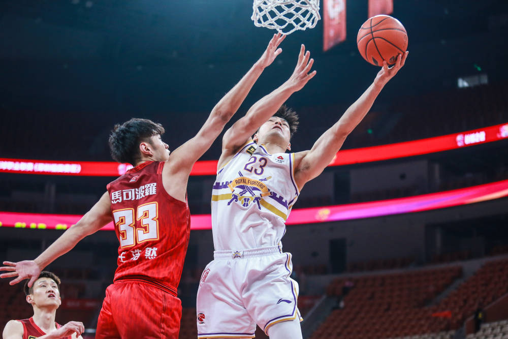 新华社：CBA多起重磅交易<strong></p>
<p>深圳华强股票</strong>，传递什么信号？