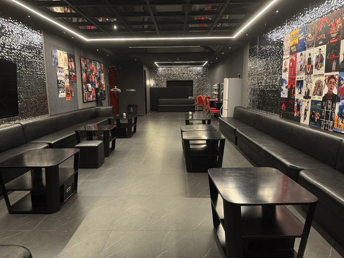 明星不够用了<strong></p>
<p>深圳华强股票</strong>，网红“接管”演唱会