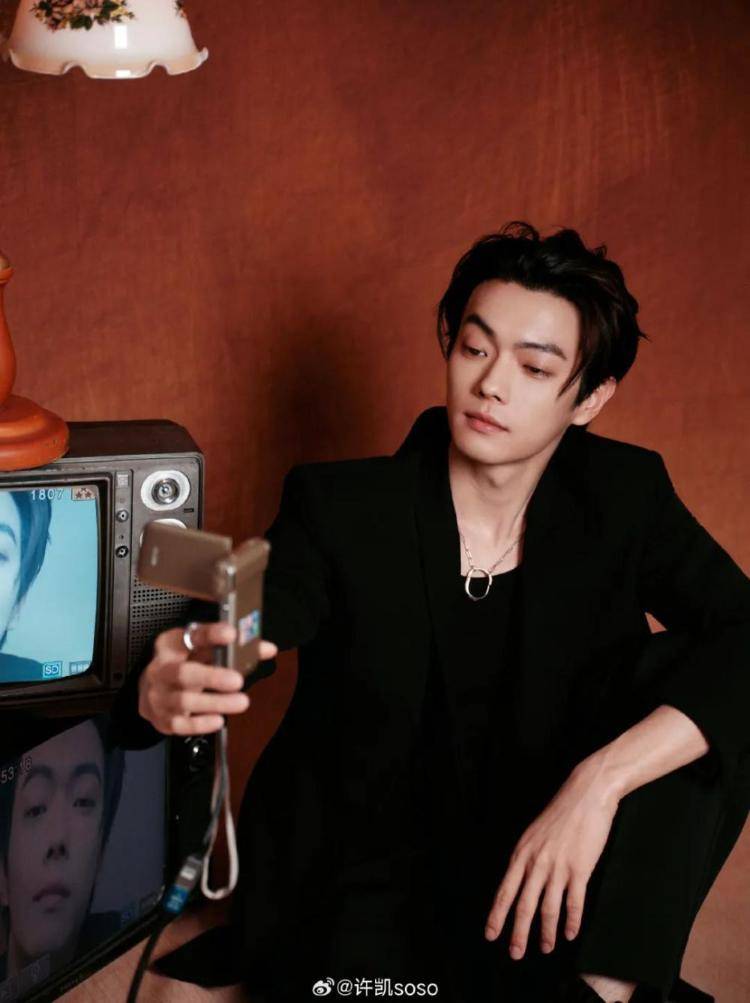 演员许凯被曝长期聚众赌博<strong></p>
<p>科士达股票</strong>,一年金额高达百万?警方:已关注此事