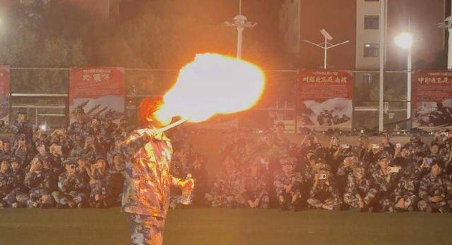 兰州大学军训期间大一女生表演川剧吐火<strong></p>
<p>科士达股票</strong>，校方：学生来自东北，因个人爱好自学