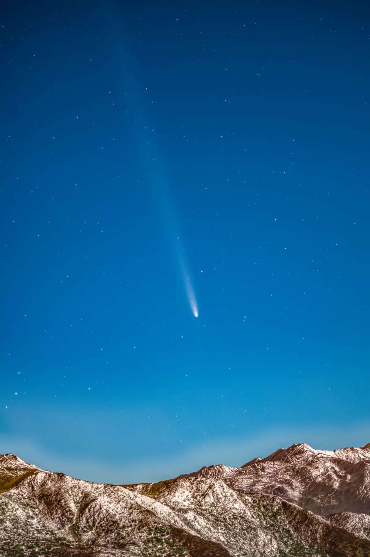 工地小伙初中毕业 靠晚霞预测获17万关注