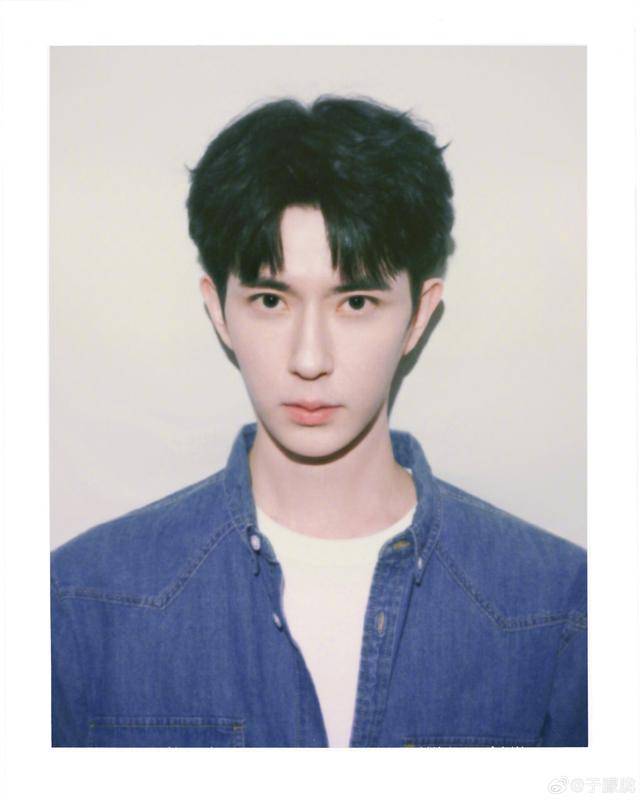 37岁男演员于朦胧被传坠楼<strong></p>
<p>华胜天成股票</strong>,7月刚注销工作室,警方回应