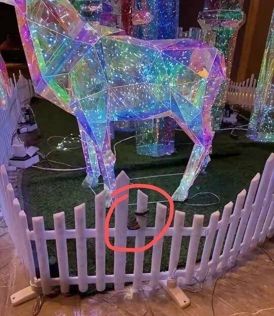 九寨沟一酒店大堂出现蝮蛇<strong></p>
<p>华胜天成股票</strong>，小孩还摸了蛇头！当地通报：孩子没被咬伤，已全面排查