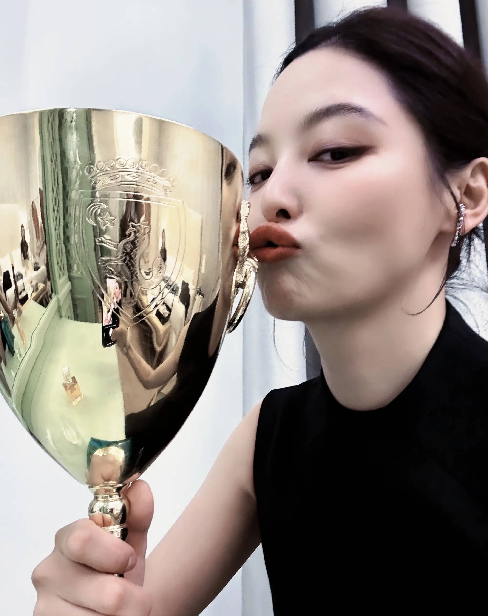 辛芷蕾发长文感谢前经纪人:谢谢梁婷女士让<strong></p>
<p>良品铺子股票</strong>我有梦可做