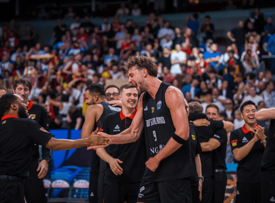 德国黄金一代是如何炼成的<strong></p>
<p>良品铺子股票</strong>？十年磨一剑打脸归化风潮