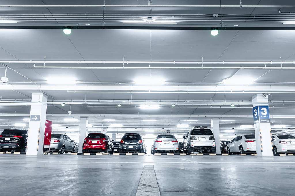 大学生入豪车6秒被指盗窃 还<strong></p>
<p>良品铺子股票</strong>他清白不该这么曲折