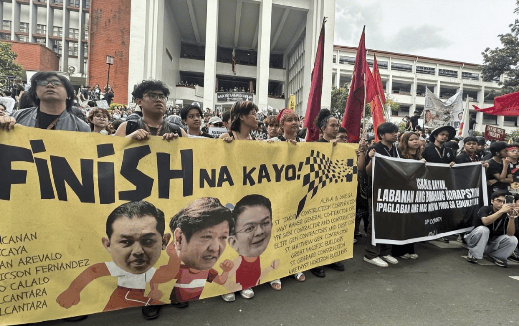 菲律宾局势突变!全军已进入待命状态<strong></p>
<p>亿纬锂能股票</strong>,马科斯点的火,终究烧到了自己身上