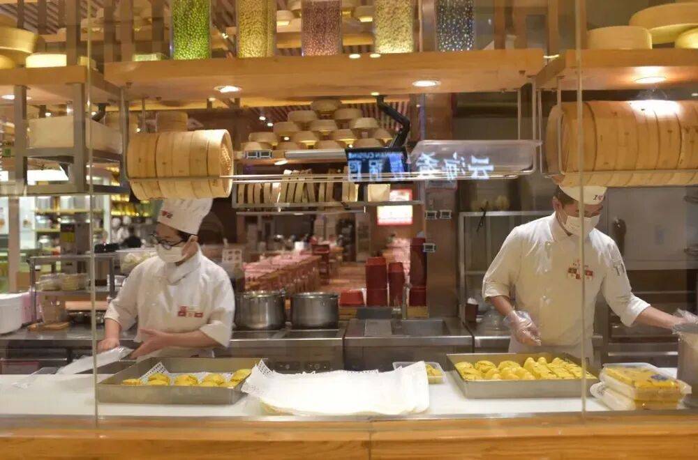 21元一个“冻馒头”罗永浩都嫌贵<strong></p>
<p>亿纬锂能股票</strong>，于东来为什么会支持西贝？