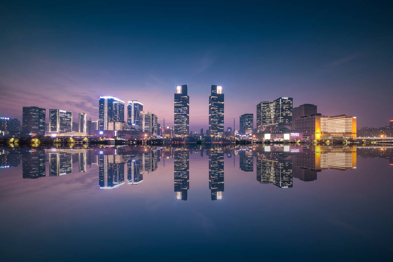 经济强市不断建新高铁站:至少“一城六站”<strong></p>
<p>亿纬锂能股票</strong>,它们在下什么棋?