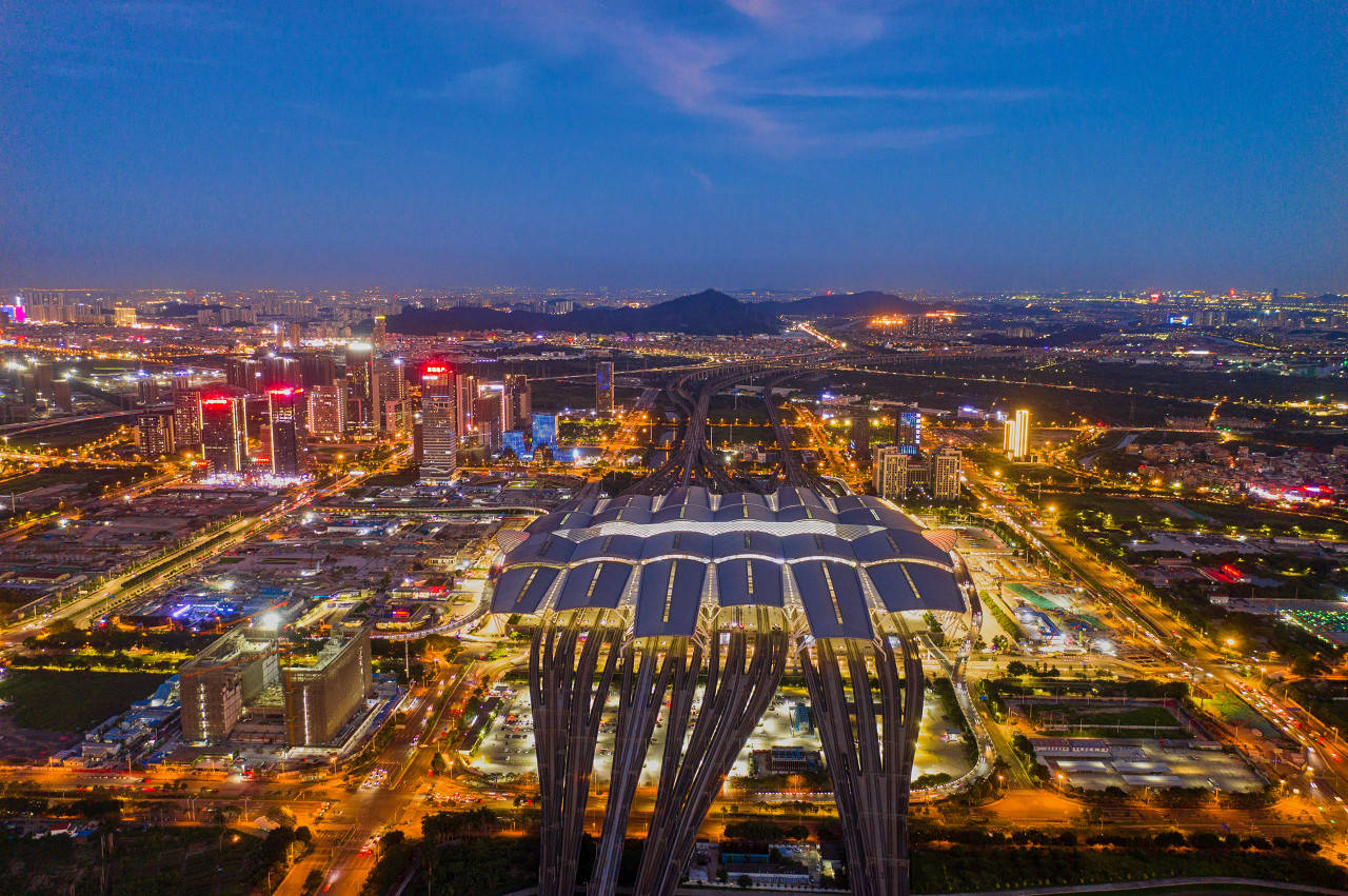 经济强市不断建新高铁站:至少“一城六站”<strong></p>
<p>亿纬锂能股票</strong>,它们在下什么棋?