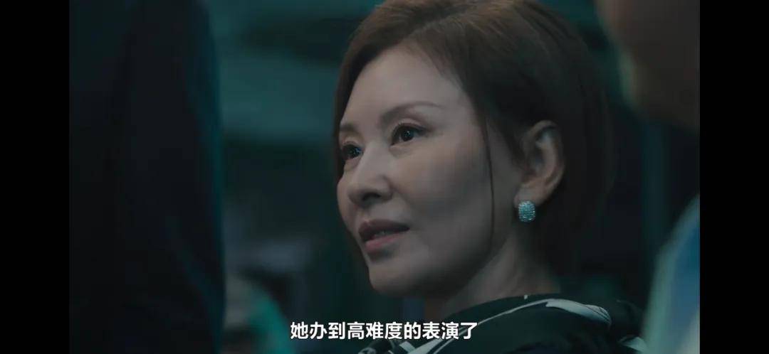 44岁要去“竞选总统”的全智贤<strong></p>
<p>亿纬锂能股票</strong>，穿衣风格都变了！